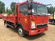 赤いHOWOの軽トラックは、軽量コマーシャル4x2を5トン容量トラックで運びます