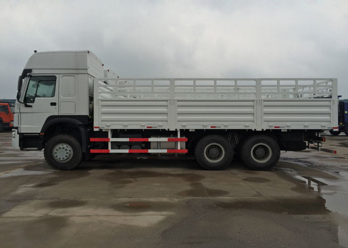 商業貨物バン25 - 30トンのLHD/RHDのユーロ2 266 - 371HP貨物自動車車