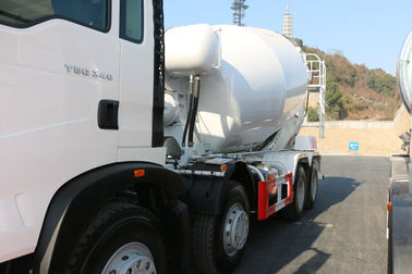 6x4トラックミキサのトラックのディーゼル燃料の軽量コマーシャルはSinotruk Howo7をトラックで運びます