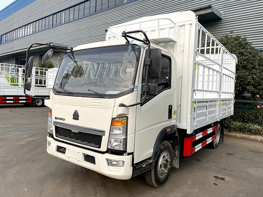 Sinotruk Howo 4x2の軽量コマーシャルは軽い貨物トラックの棒5-10Tをトラックで運ぶ