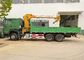 12T 6x4のシャーシのトラックはSinotruk Howo7の緑色のブーム クレーンを取付けました