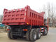 赤いSinotruk 6x4 Rcの頑丈なダンプ トラックのダンプカーHovaのシャーシとの60トン鉱山