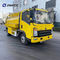 Sinotruk HOWO 4x2 6は5cbm燃料タンクのトラック ガソリン輸送を動かす