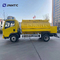HOWO 4x2 116hp 5cbmの軽量商業トラックはタンク車に燃料を供給する