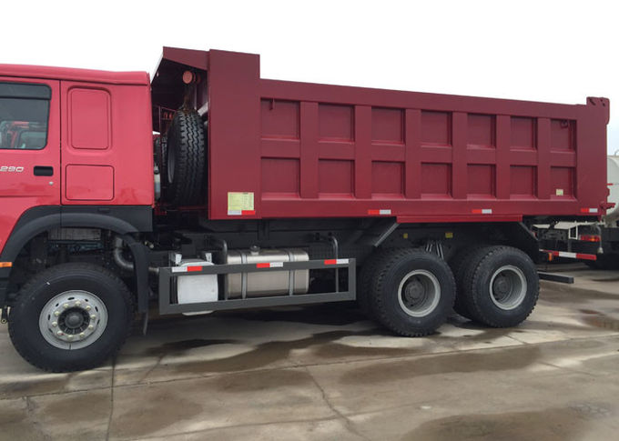 HOWOのダンプ トラック10の車輪371HP LHD 10 -採鉱産業のための25 CBM 30 - 40tons