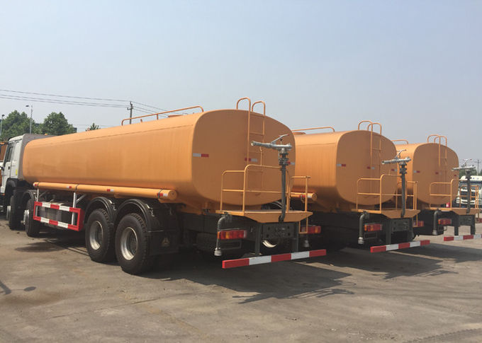 SINOTRUKの飲料水のトラック25-35CBM WD615.69 336HP LHD 8X4 IFA